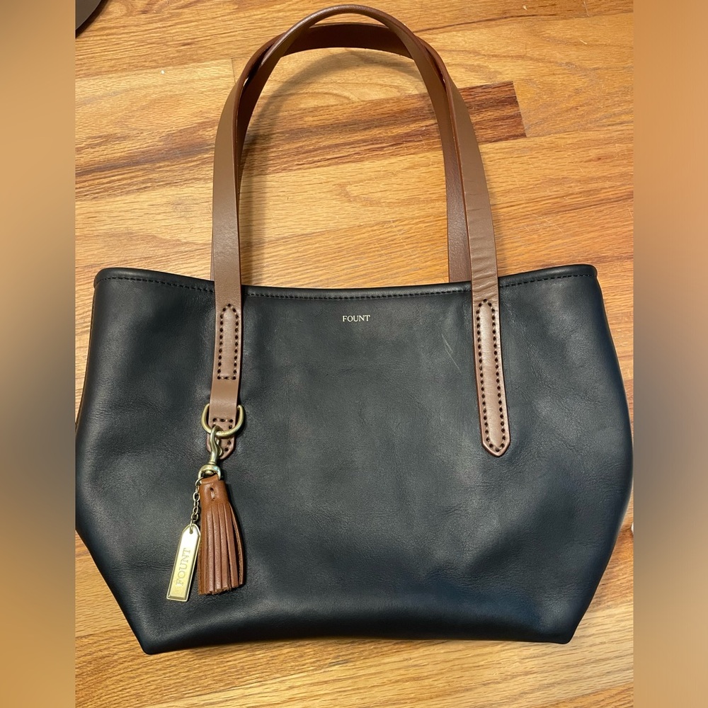 FOUNT Petite Bellfield Tote